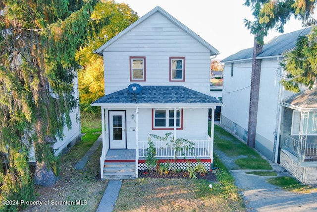 view of front property featuring a porch