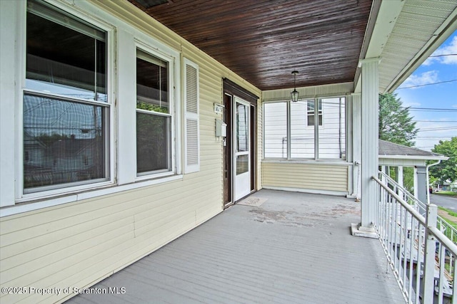820 Cherry St, Scranton, PA 18505 - view of wooden porch