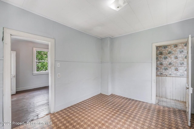 1725 Cedar Ave, Scranton, PA 18505 - unfurnished room featuring ornamental molding