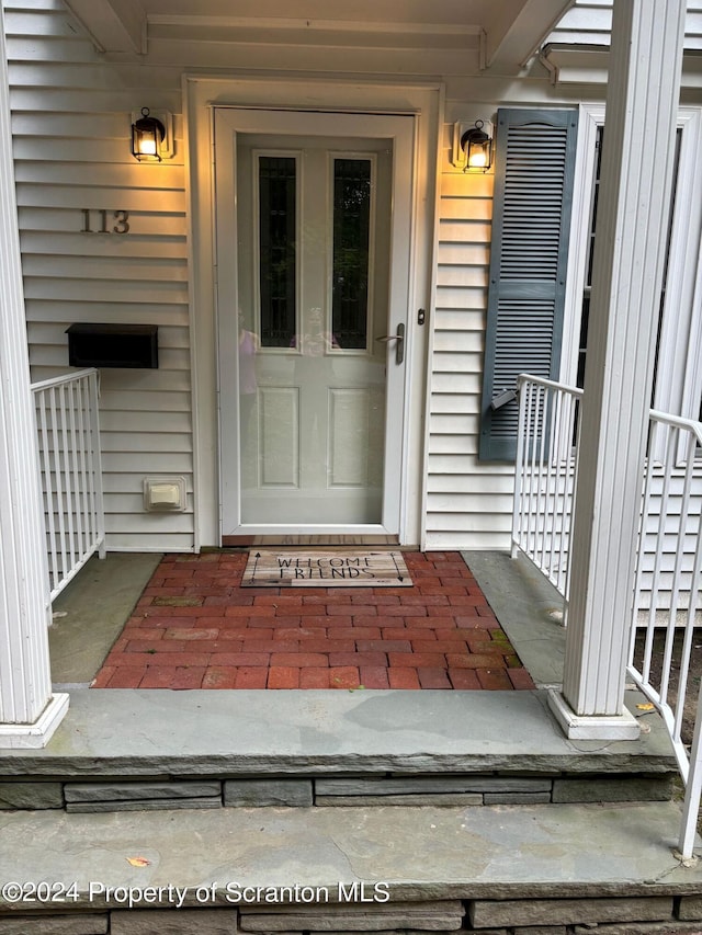 view of property entrance