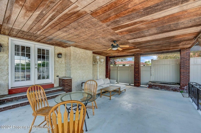 view of patio with ceiling fan