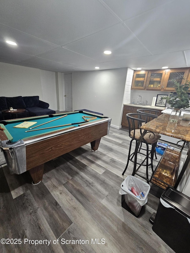 playroom with indoor wet bar, recessed lighting, pool table, and light wood finished floors
