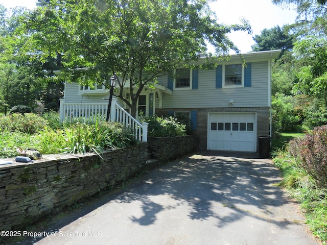 208 Thompson St, Dalton, PA 18414 - photo 1
