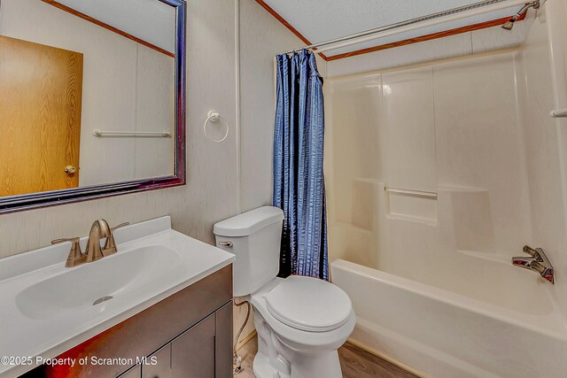 13 Hillside St Unit L 25, Nicholson, PA 18446 - bathroom featuring shower / tub combo with curtain, vanity, and toilet