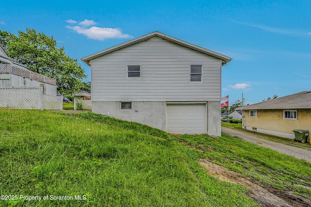 633 Connell St, Scranton, PA 18505 - view of property exterior with driveway and an attached garage