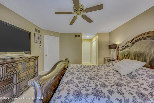33 Hedge Row Run, Clarks Summit, PA 18411 - bedroom with carpet, a closet, and a ceiling fan
