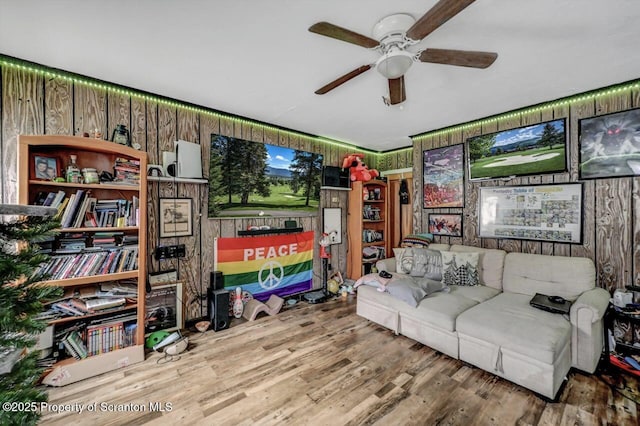 401-405 S Main Ave, Scranton, PA 18504 - living area with ceiling fan and wood finished floors