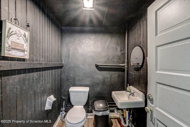 401-405 S Main Ave, Scranton, PA 18504 - bathroom featuring a sink and toilet
