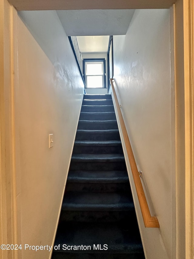 1402 Cherry St, Scranton, PA 18505 - view of stairs