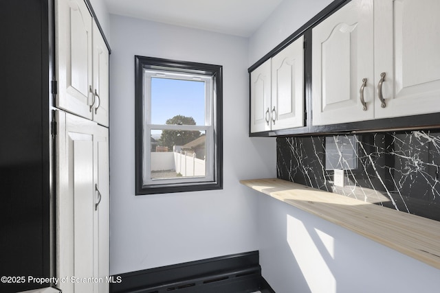 1210 N N Main Ave, Scranton, PA 18508 - bar area with decorative backsplash