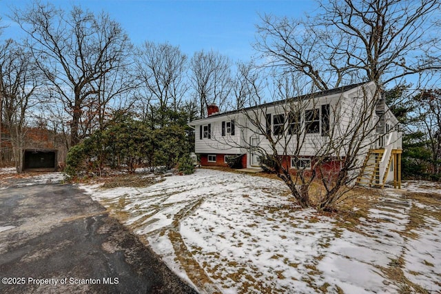 view of front of house featuring a garage