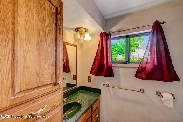 226 Linda Ln, Scranton, PA 18504 - bathroom featuring vanity