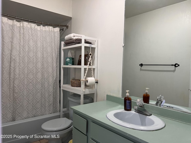 full bathroom featuring vanity, toilet, and shower / bath combo