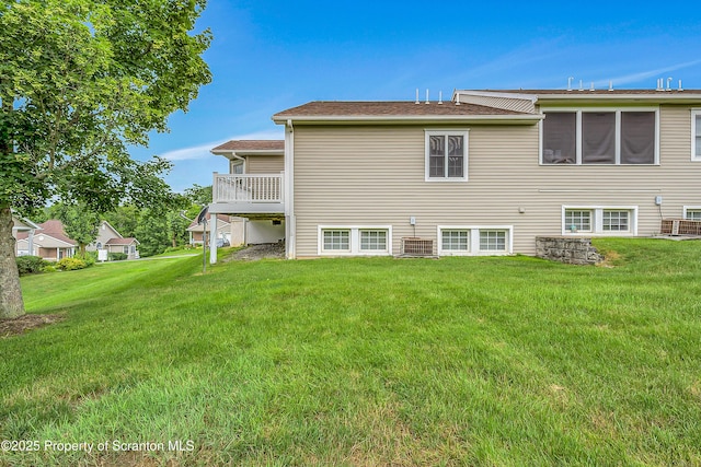 8 Parkland Dr Bldg 9, South Abington Twp, PA 18411 - back of house featuring a yard