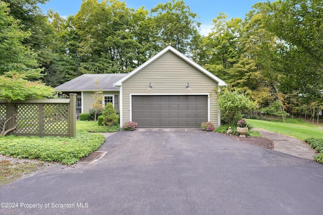 view of front facade with a garage