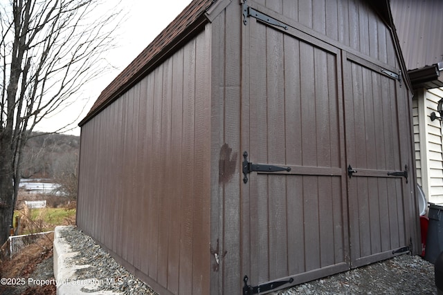 view of outbuilding