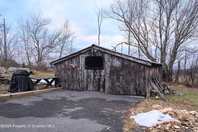 view of outbuilding