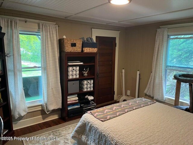 121 Burcher Ave, South Abington Twp, PA 18411 - bedroom featuring wood finished floors