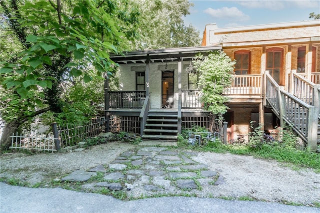 view of front of home featuring a porch