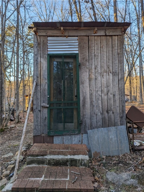 view of outdoor structure