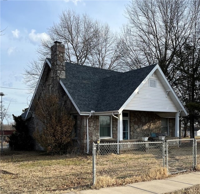 view of front of house with covered porch