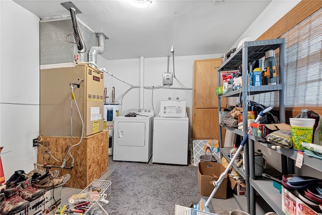 washroom featuring washing machine and clothes dryer