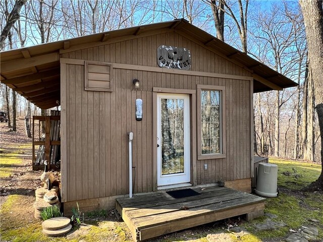 view of outbuilding