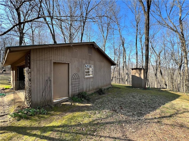 view of outdoor structure