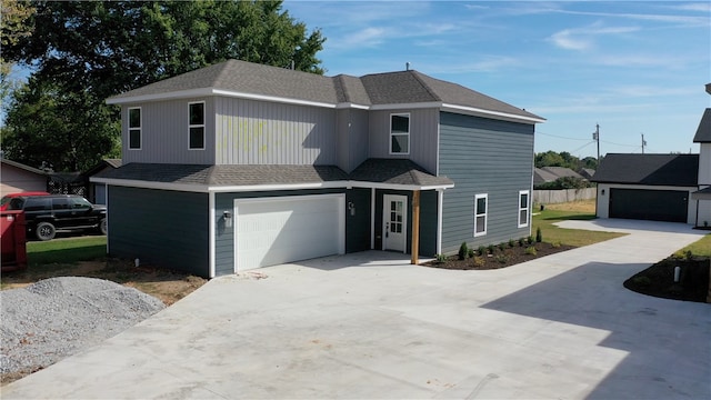 view of front property featuring a garage