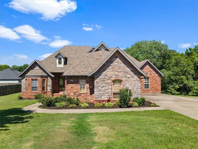 view of front of house with a front yard