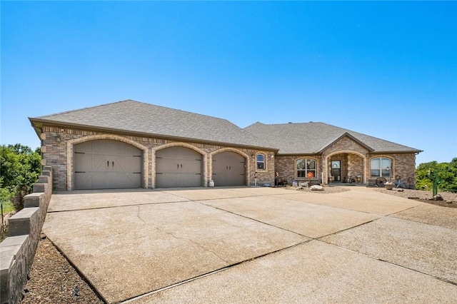 view of front facade featuring a garage