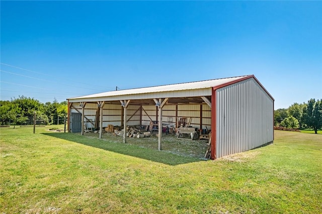 view of outdoor structure featuring a yard