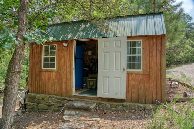 view of outdoor structure with an outdoor structure