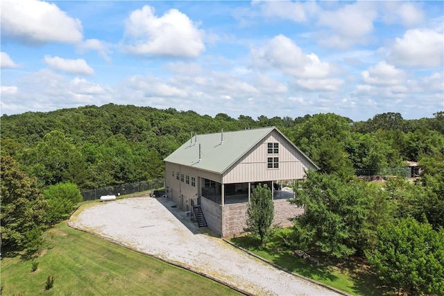 bird's eye view with a forest view