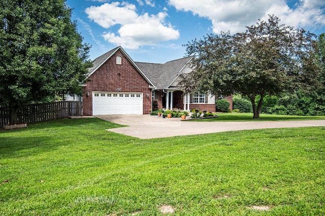 view of front facade featuring a front yard