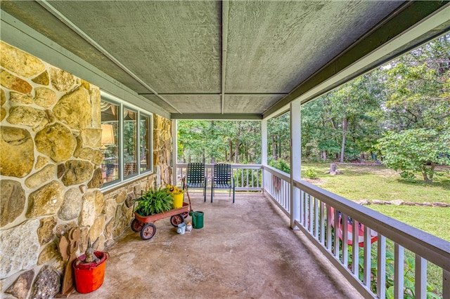 view of patio / terrace with covered porch