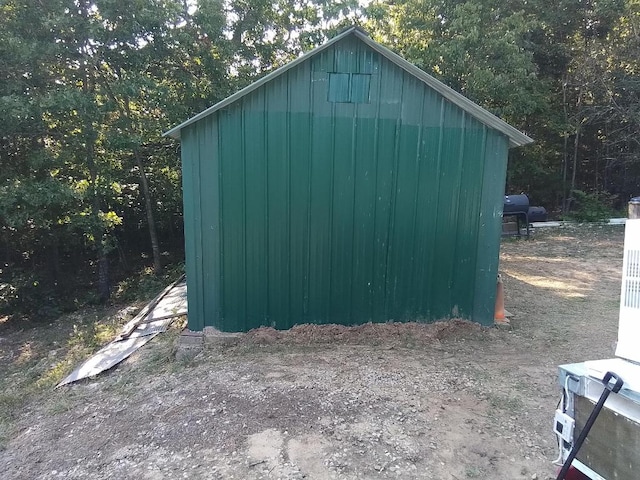 view of outbuilding