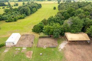 drone / aerial view featuring a rural view