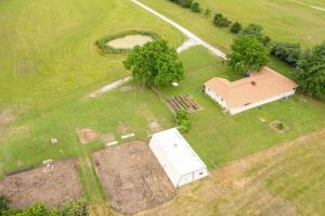 drone / aerial view featuring a rural view