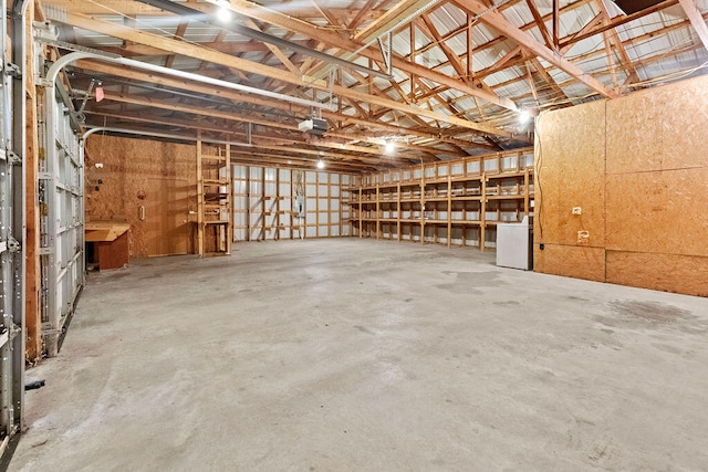 garage featuring washer / dryer