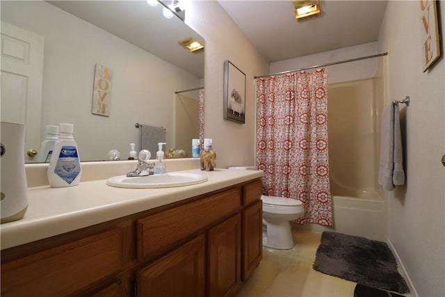 full bath with shower / bath combination with curtain, vanity, and toilet