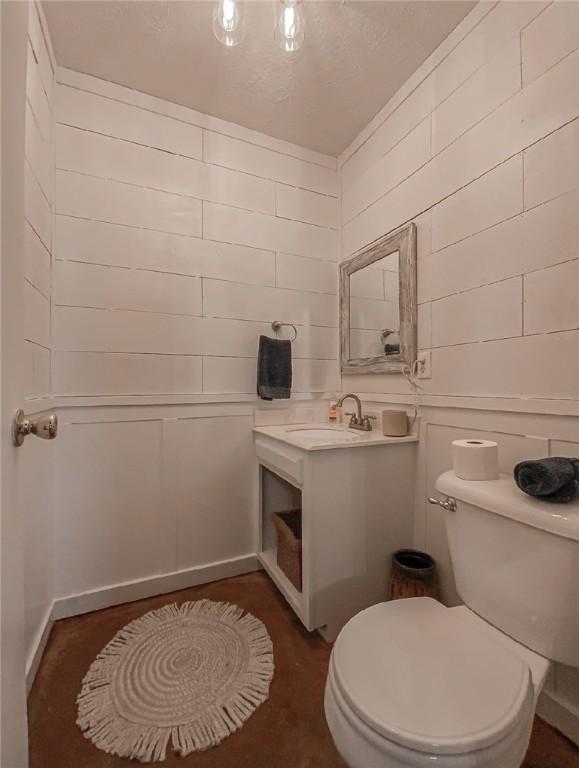 42 County Road 640, Green Forest, AR 72638 - bathroom with toilet and vanity