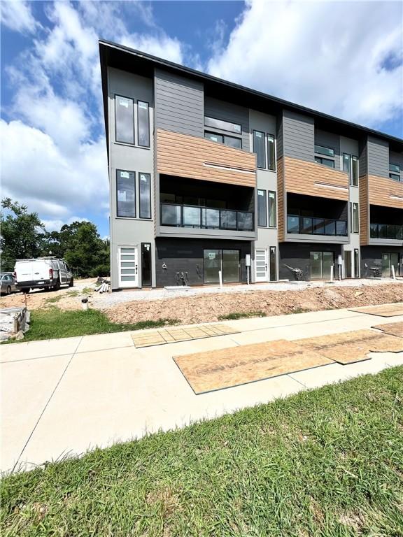 202 NW 9th St, Bentonville, AR 72712 - photo 1