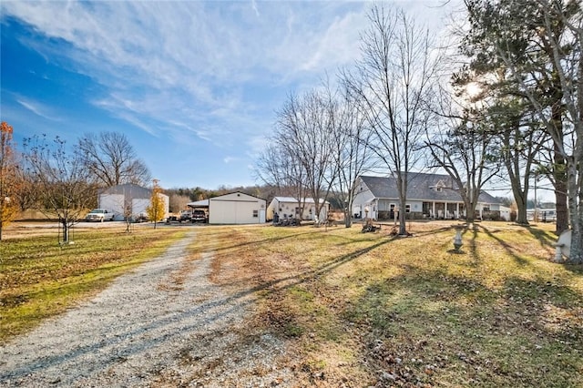 ranch-style house with driveway