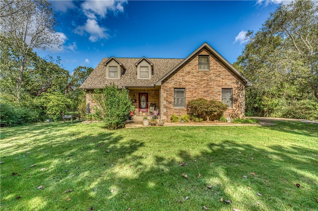 view of front of house featuring a front yard