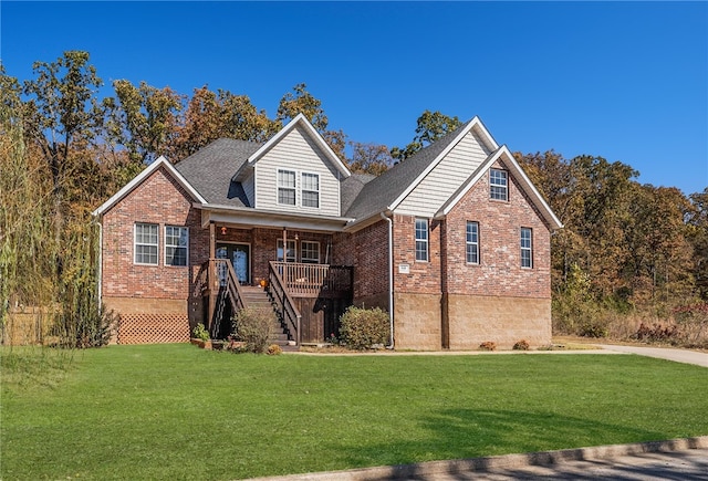 view of front property featuring a front lawn