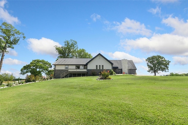 view of front of house with a front yard