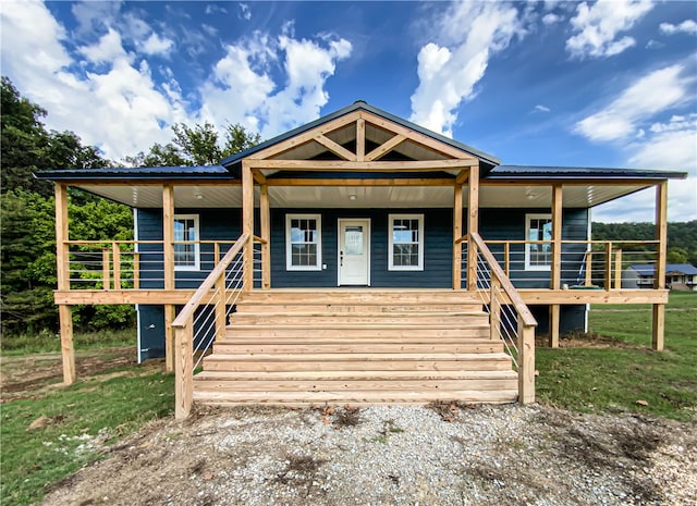 view of front facade featuring covered porch