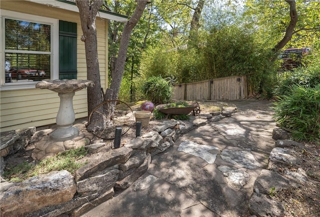 15 Linwood Ave, Eureka Springs, AR 72632 - view of patio with fence