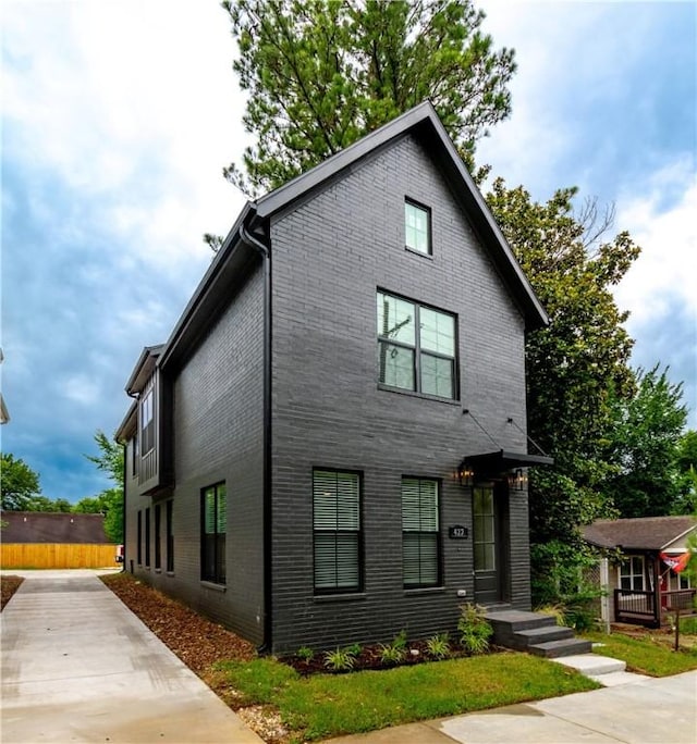 427 E Martin Luther King Jr Blvd, Fayetteville, AR 72701 - view of front of property with brick siding